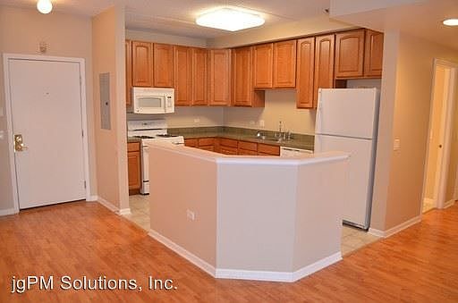 4th image of 111 N Wheaton Ave Unit 106