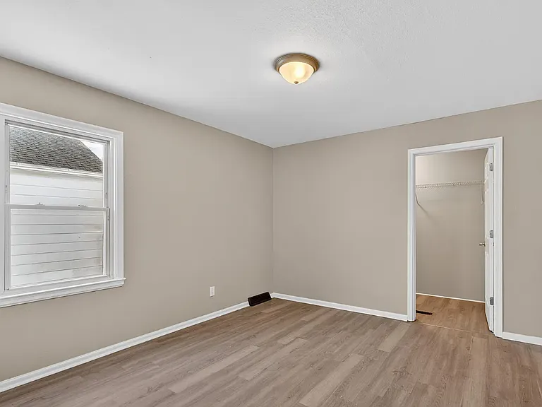 47 W Crawford Ave — Photo 12