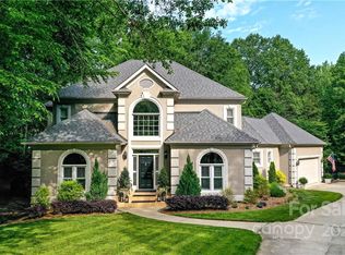 6902 Premier Dr, Charlotte, NC 28277