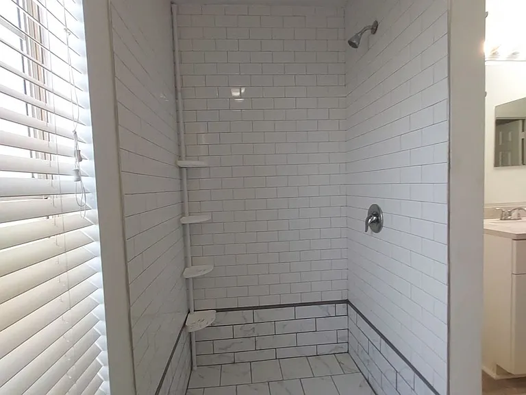 MSTR BATH