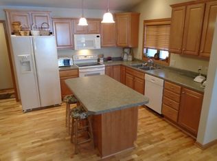 732 8th St, Prairie Du Sac, WI 53578