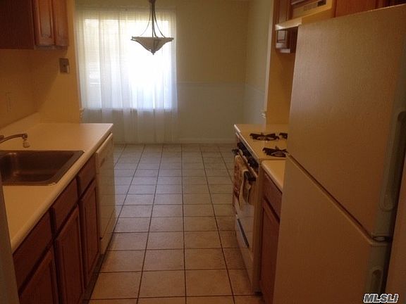 2nd image of 474 Daryl Dr