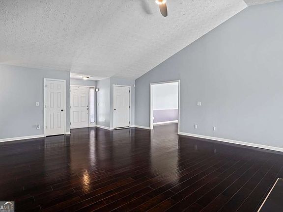 4th image of 2615 Snowcrest Pl