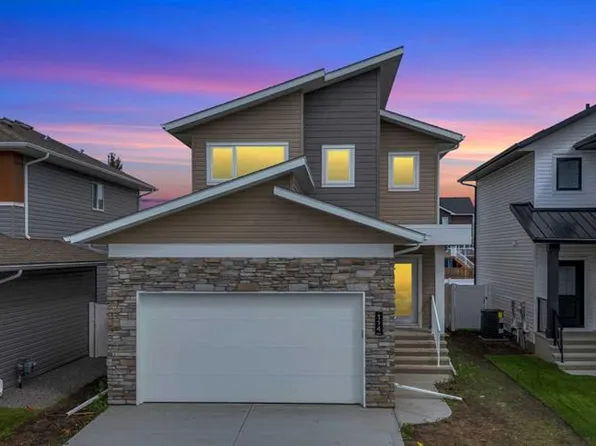114 W Palmer Cir, Blackfalds, AB T4M 0N8
