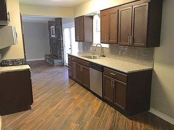 4th image of 3412 Manordale Ct