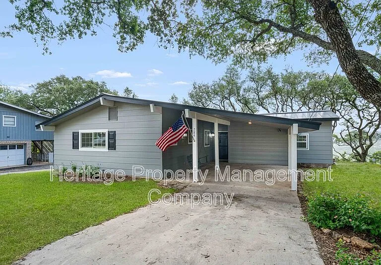 784 Hill Top Dr — Photo 2