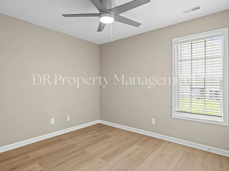 4708 Periwinkle Pl — Photo 11