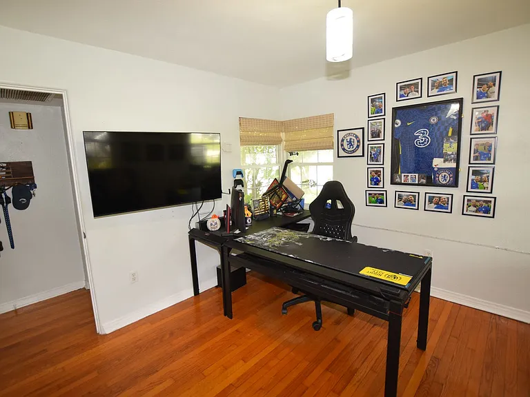 924 Boardman St — Photo 33