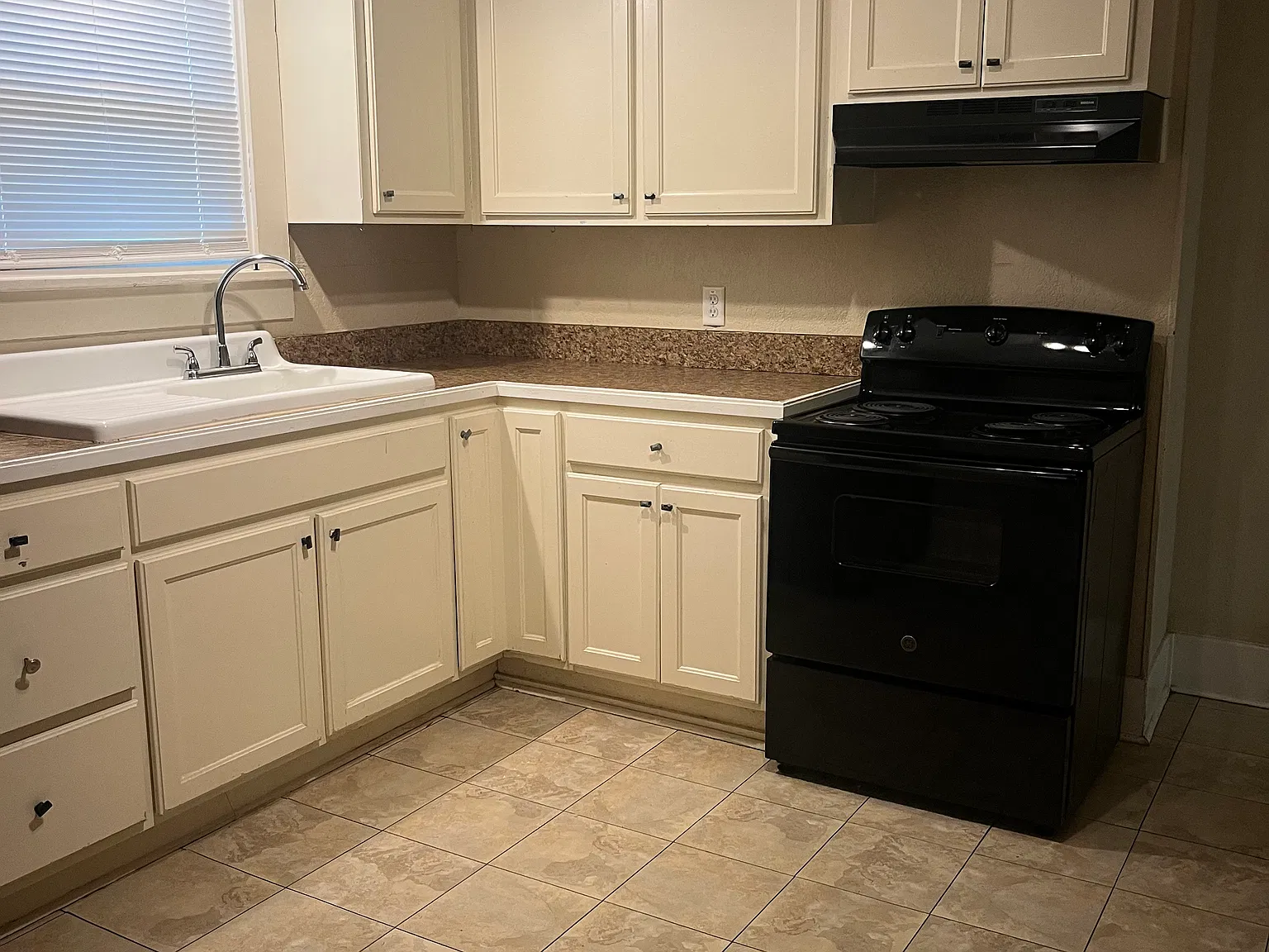 2 bed, 1056 sqft, $885 — Photo 3