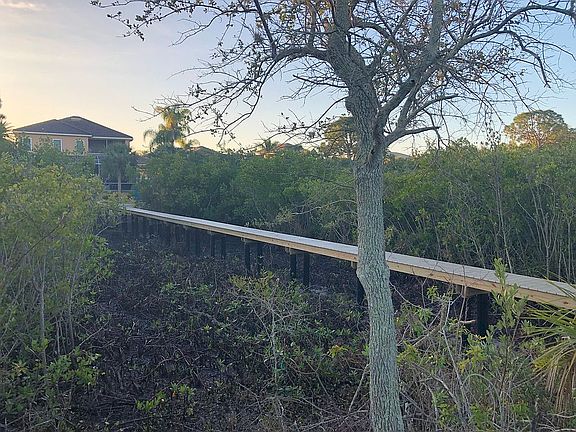 5th image of 5906 Hatteras Palm Way