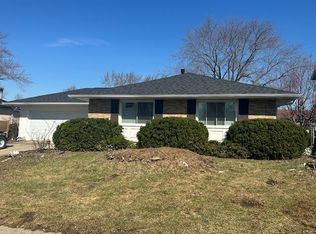 813 Stowell Ave, Streamwood, IL 60107