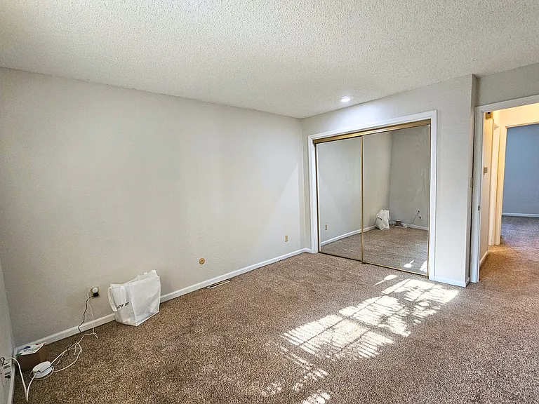 10904 McKinley Dr — Photo 5