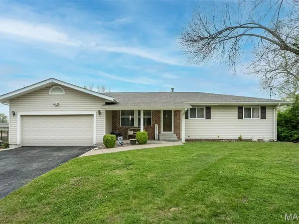 50 David Dr, Saint Charles, MO 63304