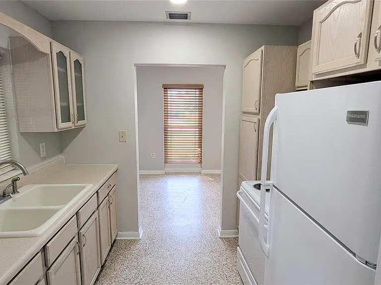 22003 Catherine Ave — Photo 14
