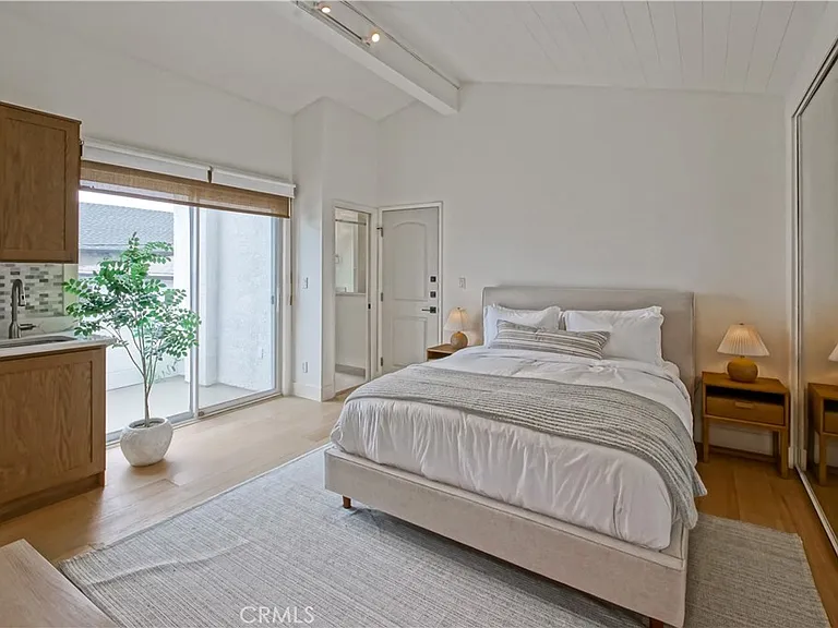 320 Marine Ave — Photo 35