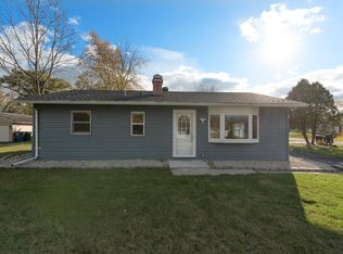 4107 E Studio Ln, Oak Creek, WI 53154