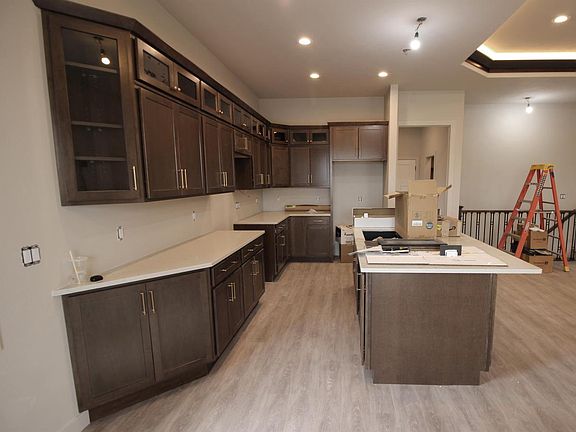 5th image of 381 Ridge View Drive #4