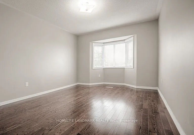 813 Stonehaven Ave — Photo 7