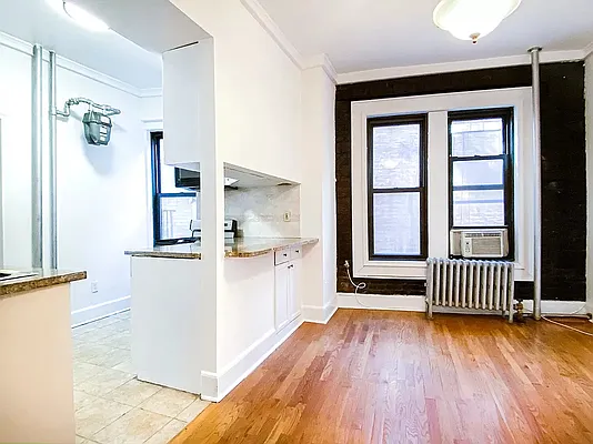 Rented by City Connections Realty | media 2