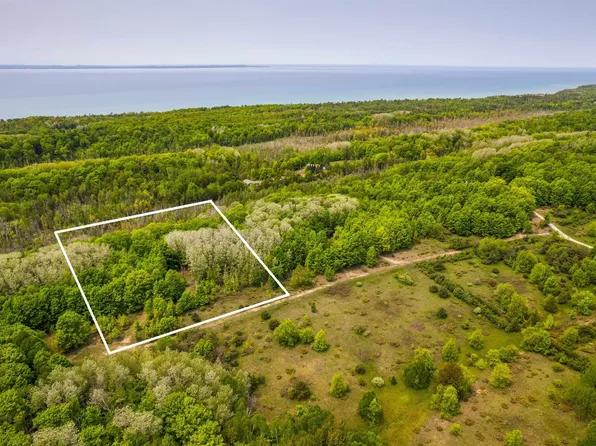 Kilkenny Ln, Ellsworth, MI 49729