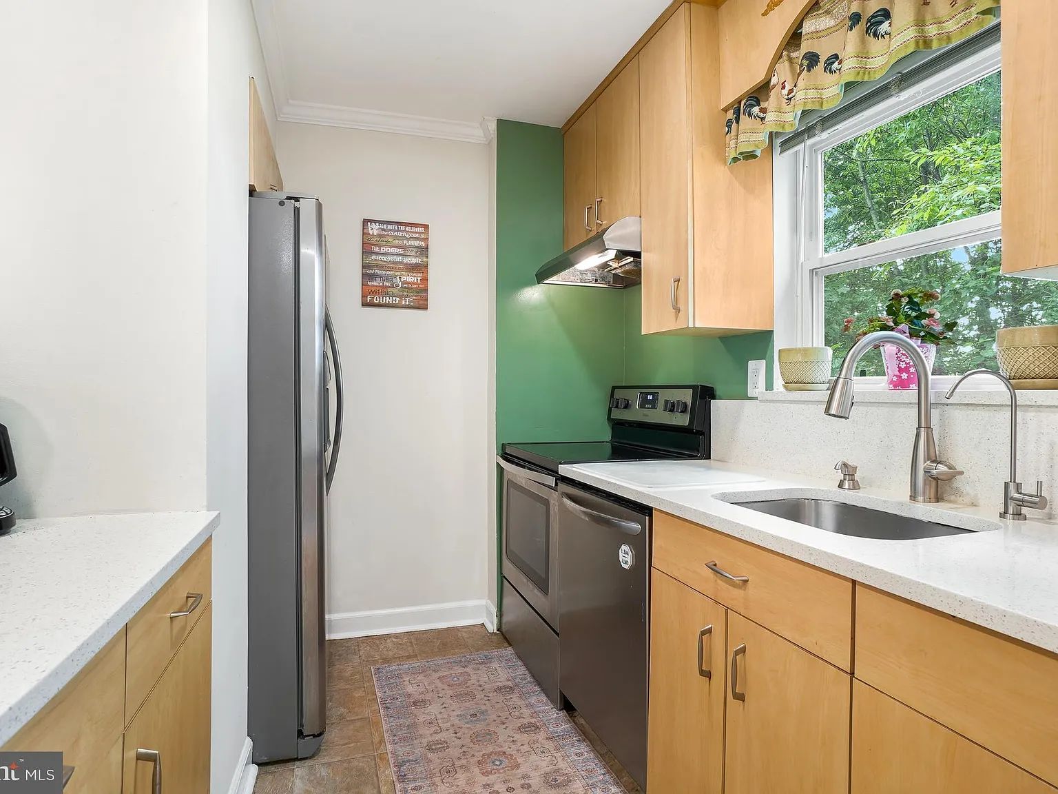 2 bed, 1008 sqft, $2,700 — Photo 2