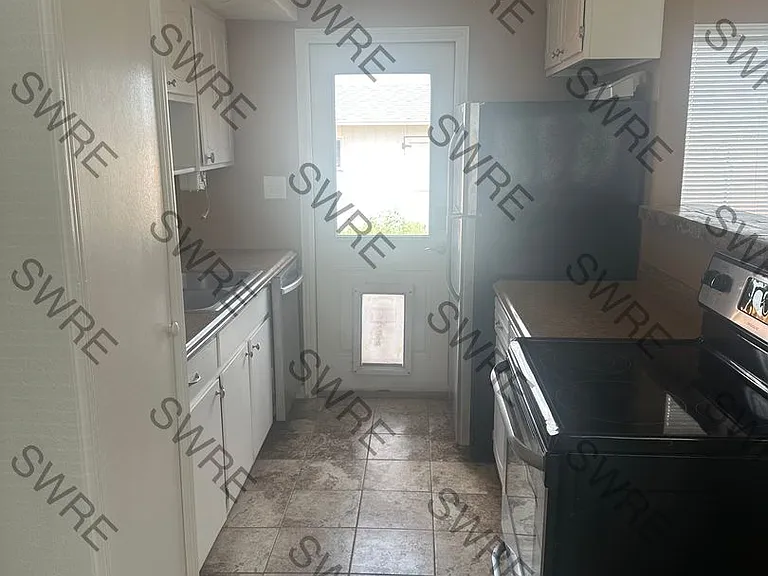 3280 Roosevelt Way #B — Photo 7