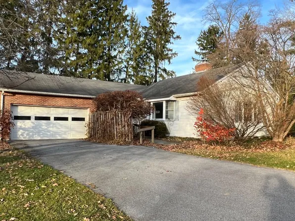 121 Memorial Dr, Boalsburg, PA 16827