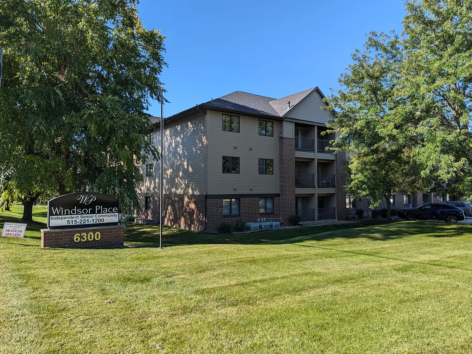 2 bed, 923 sqft, $1,095 — Photo 2