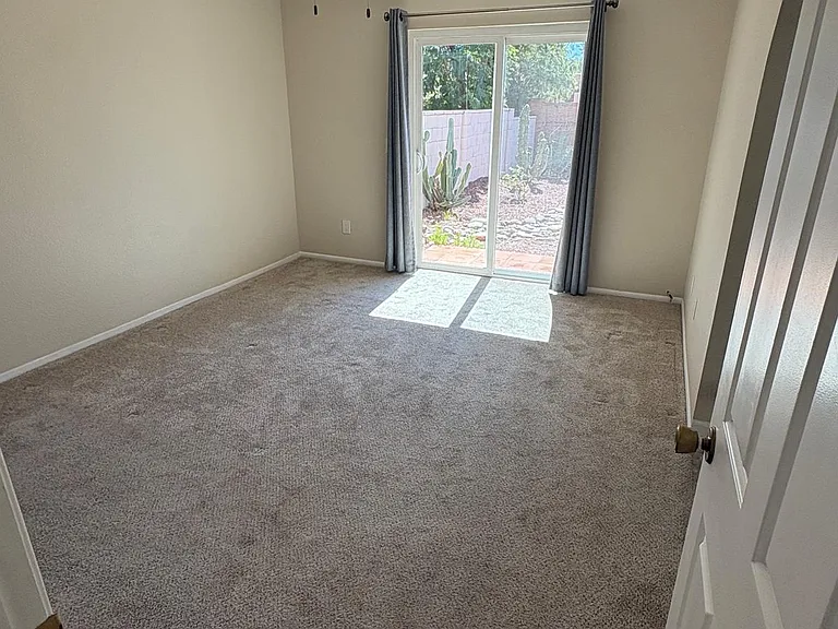 2940 E Weymouth St — Photo 5