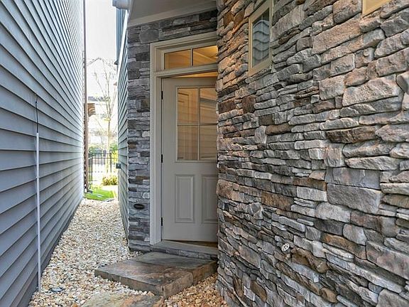 5th image of 1021 Kirkland Cir