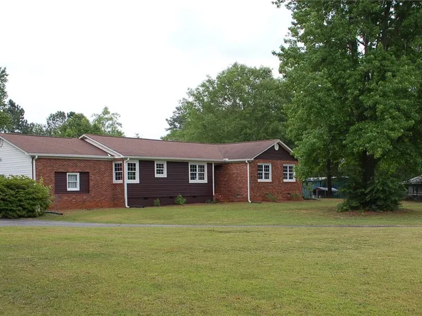 381 N Freeman Rd, Liberty, SC 29657