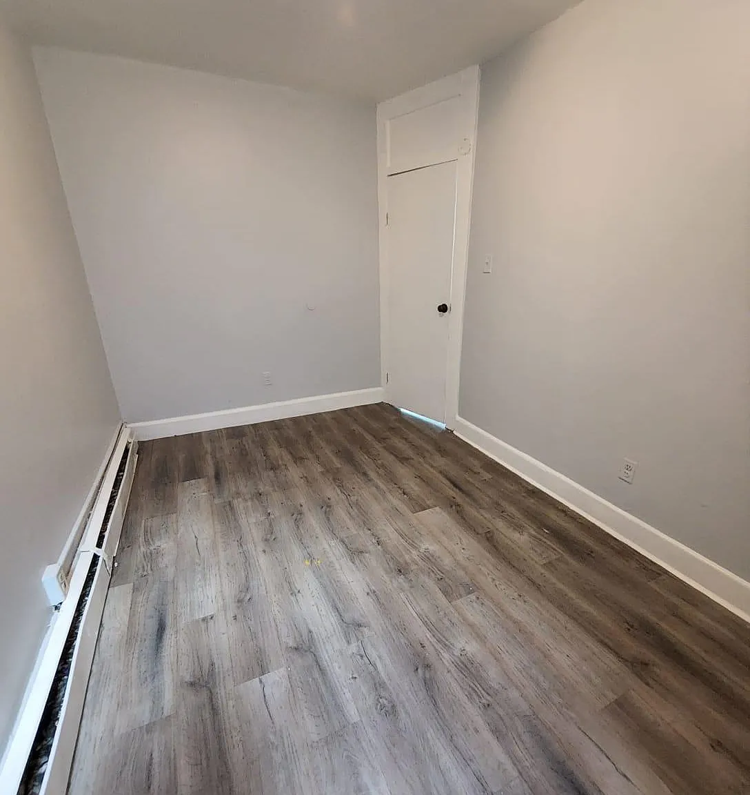 3 bed, 1000 sqft, $1,899 — Photo 2