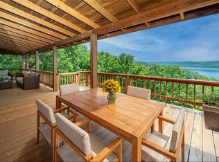 241 Hillcrest Rd, Eureka Springs, AR 72631