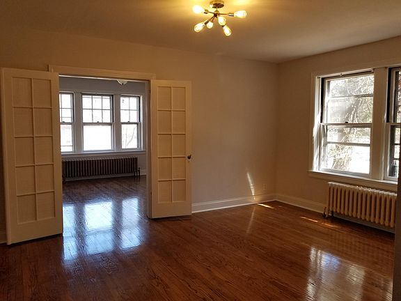 5th image of 3804 Wilmington Ave Floor 1