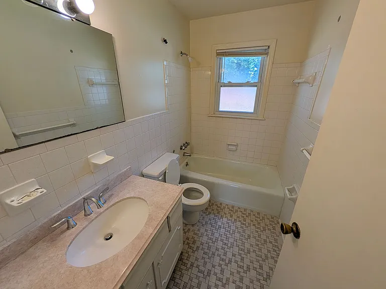 3442 Heatherfield Dr — Photo 2