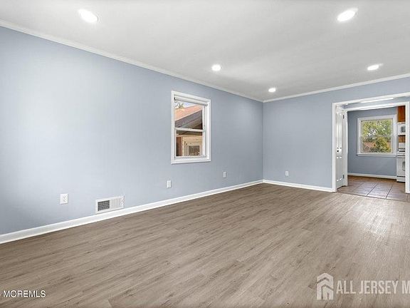 3rd image of 31 Stevens Rd