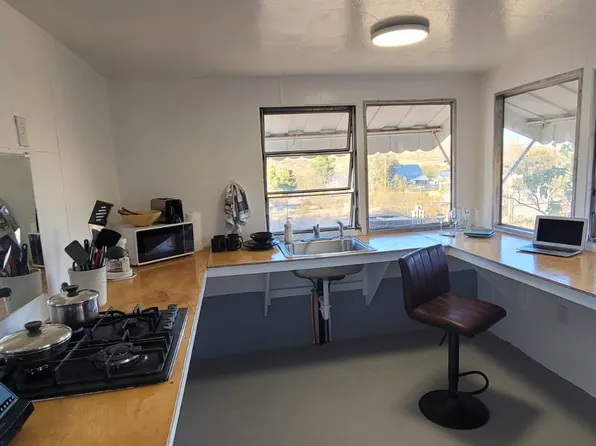 316 Oompaul St, Johannesburg, CA 93528