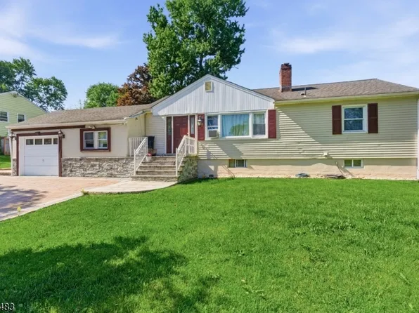 32 Valley View Dr, Mine Hill Twp., NJ 07803