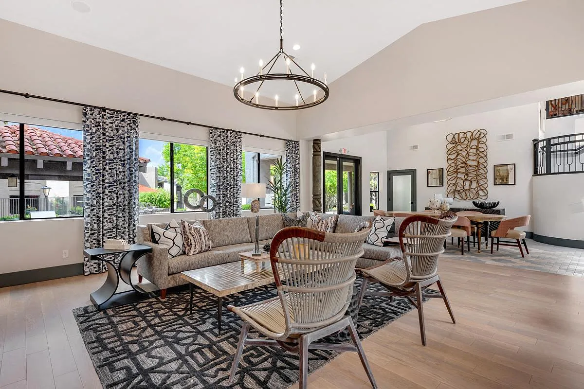 La Mirage Apartment Homes — Photo 1