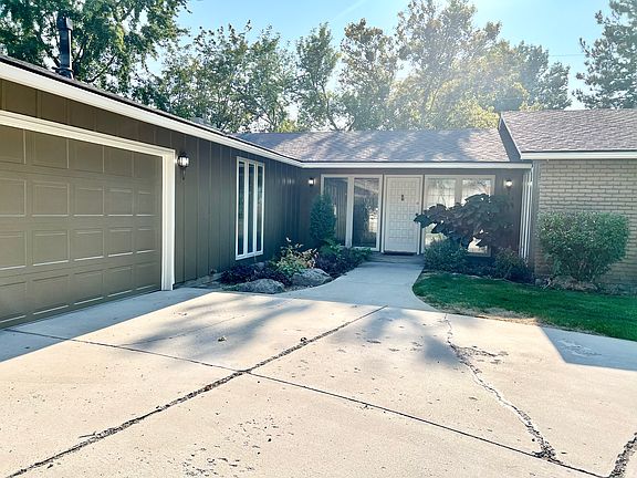 2nd image of 6649 W Lakeside Dr