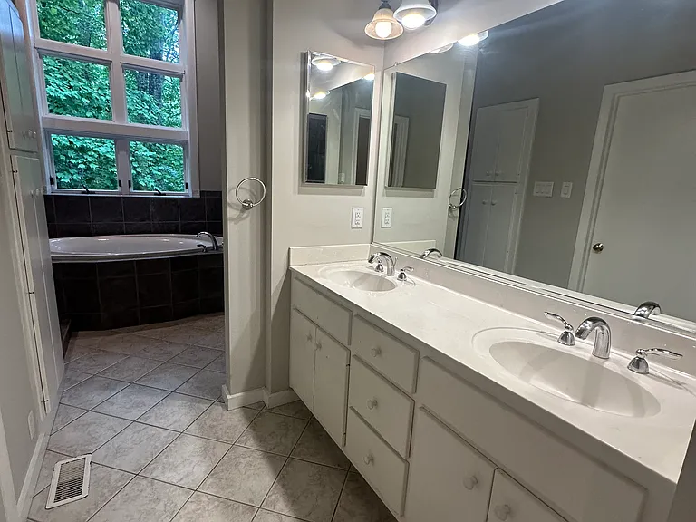 3040 Middlewood Rd — Photo 25