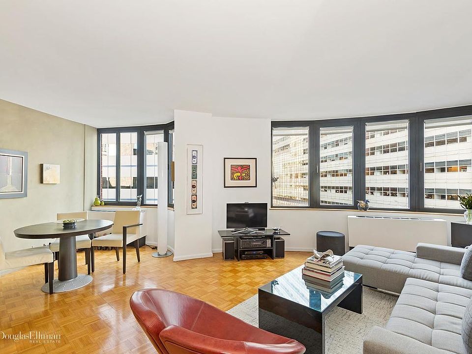 1st image of 275 Greenwich St APT 7B