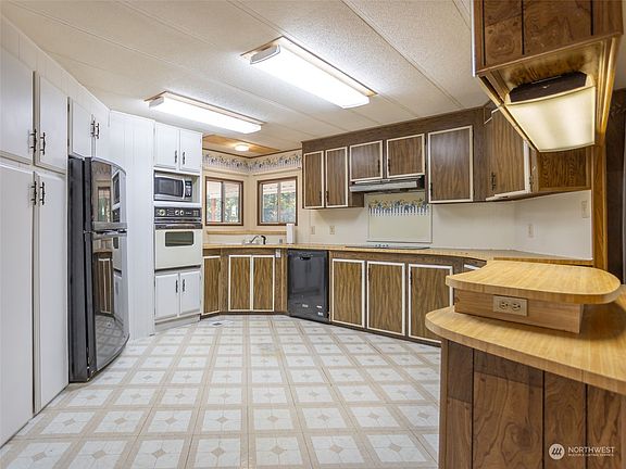 5th image of 3410 235th Street E #11