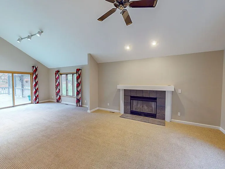 5790 Rushwood Dr — Photo 6