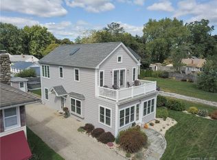 11 Hartford Ave, Old Saybrook, CT 06475