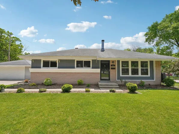 235 Debbie Dr, Waukesha, WI 53189