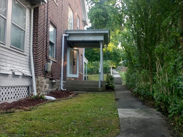 256 Mabrick Ave — Photo 32