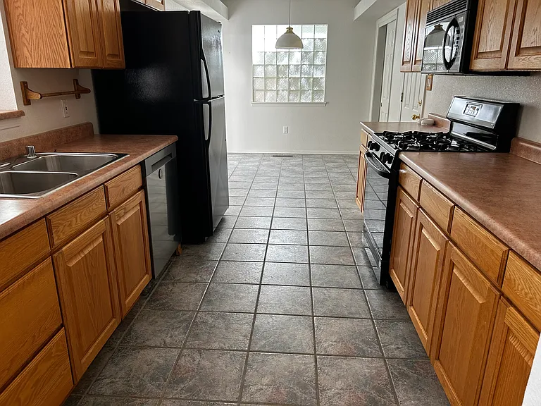 7301 Quail Springs Pl NE — Photo 7