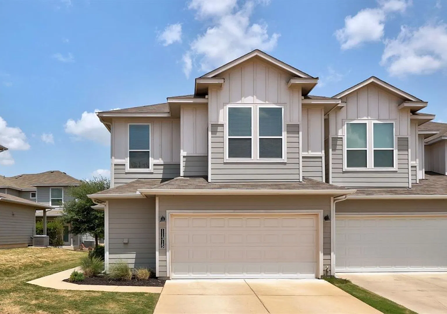 Lovely Modern Home in North East Austin! — Photo 1