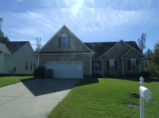 329 Sharpsburg Rd, Fayetteville, NC 28311
